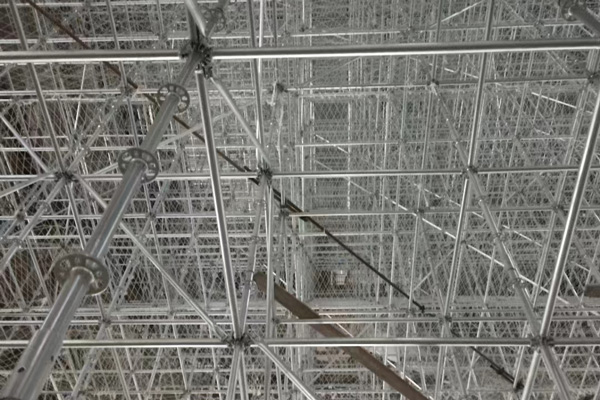 沈陽腳手架搭建立桿間隔的重要性及規(guī)范