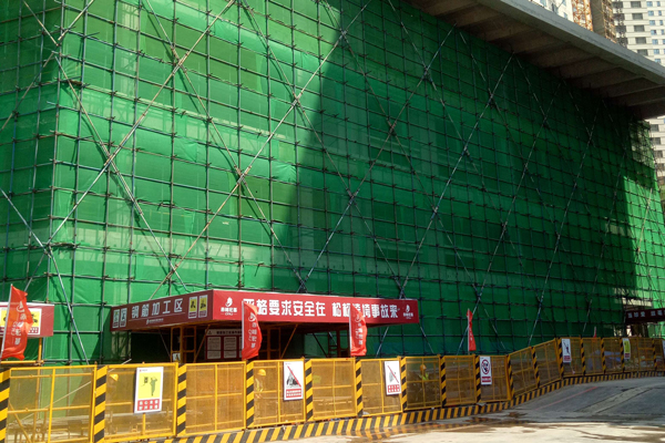 沈陽(yáng)腳手架施工時(shí)在多遠(yuǎn)的位置禁行較為合理